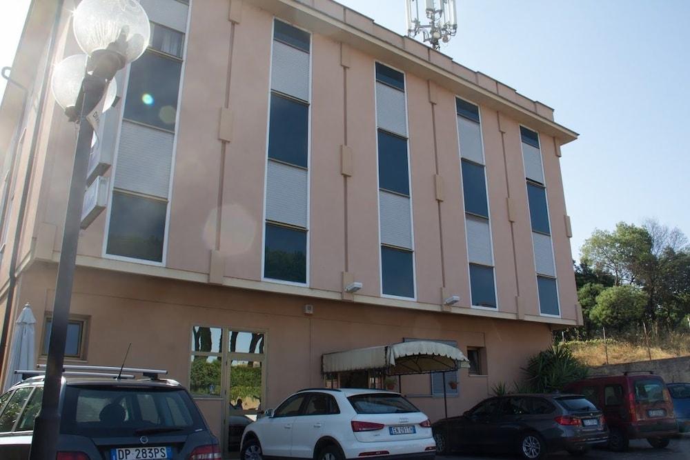 Hotel Industrial Rome Bagian luar foto
