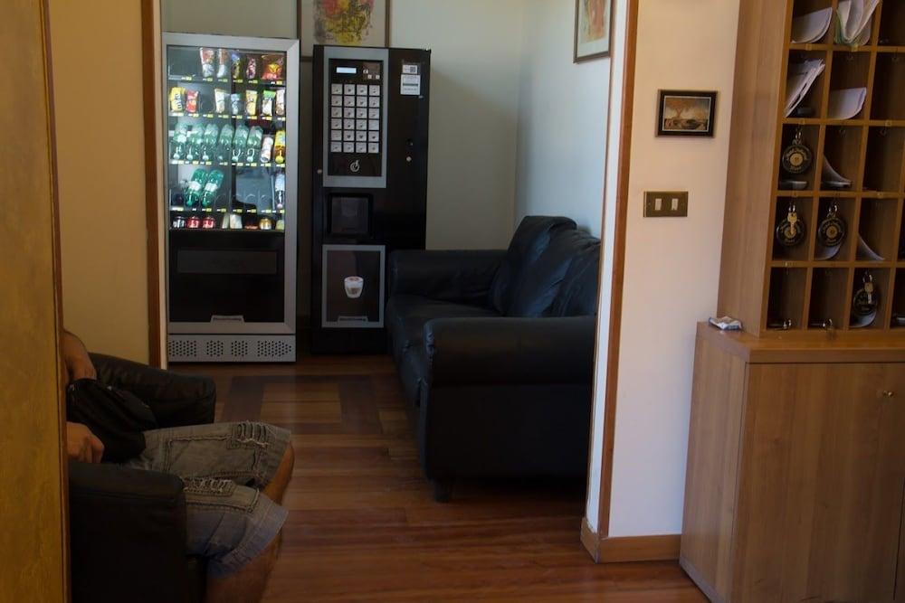 Hotel Industrial Rome Bagian luar foto