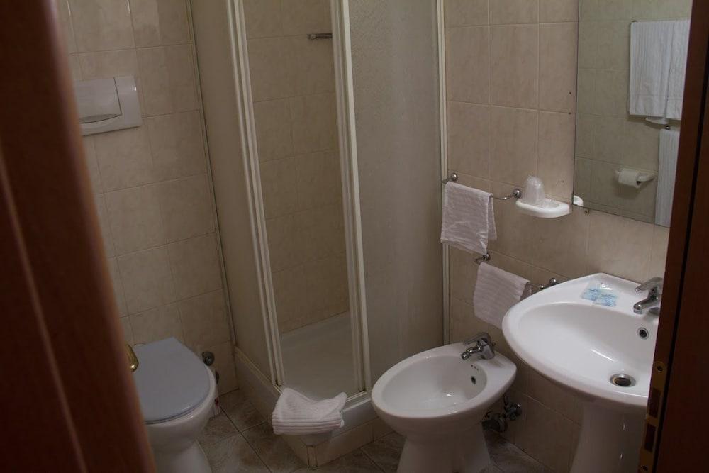 Hotel Industrial Rome Bagian luar foto