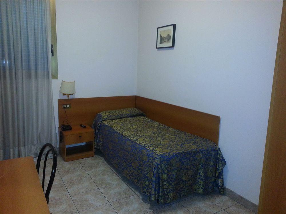 Hotel Industrial Rome Bagian luar foto