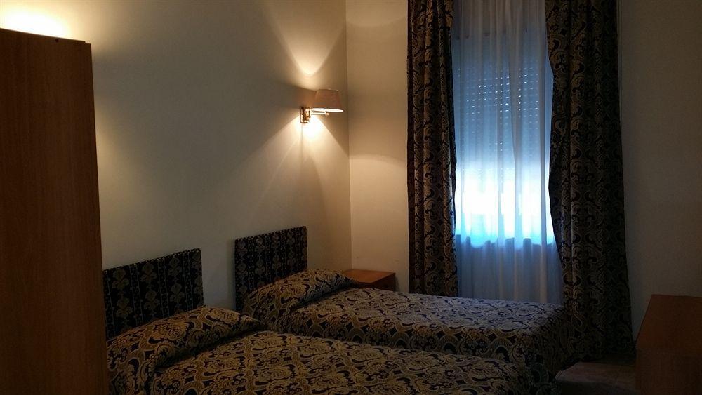 Hotel Industrial Rome Bagian luar foto