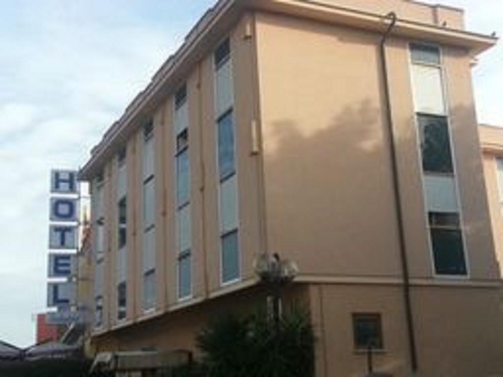 Hotel Industrial Rome Bagian luar foto